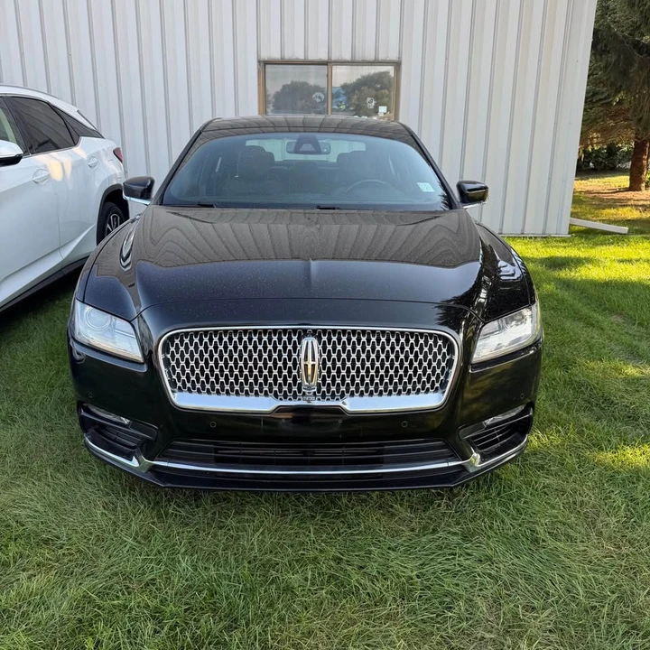 2017 Lincoln Continental 10th Gen - Image 2 of 3