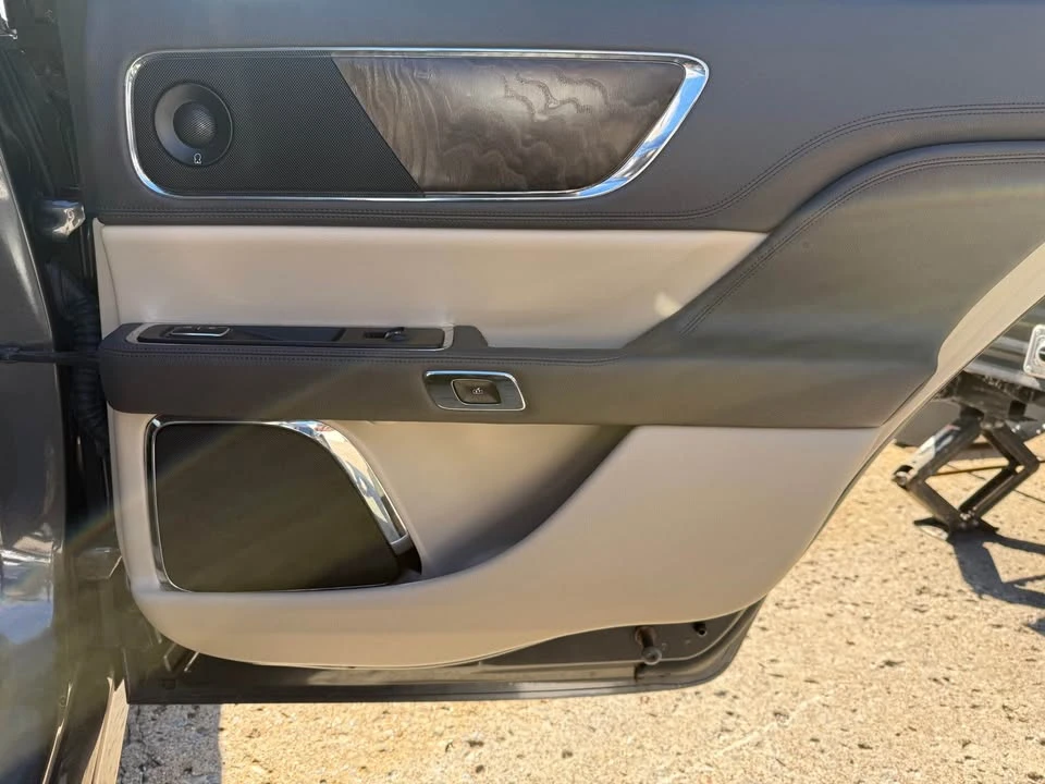 2017 Lincoln Continental 10th Gen - Image 10 of 20