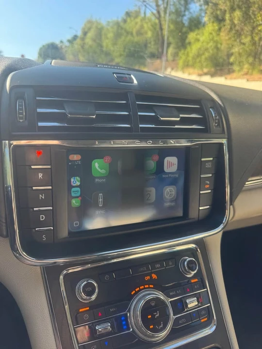 2017 Lincoln Continental 10th Gen - Image 18 of 18