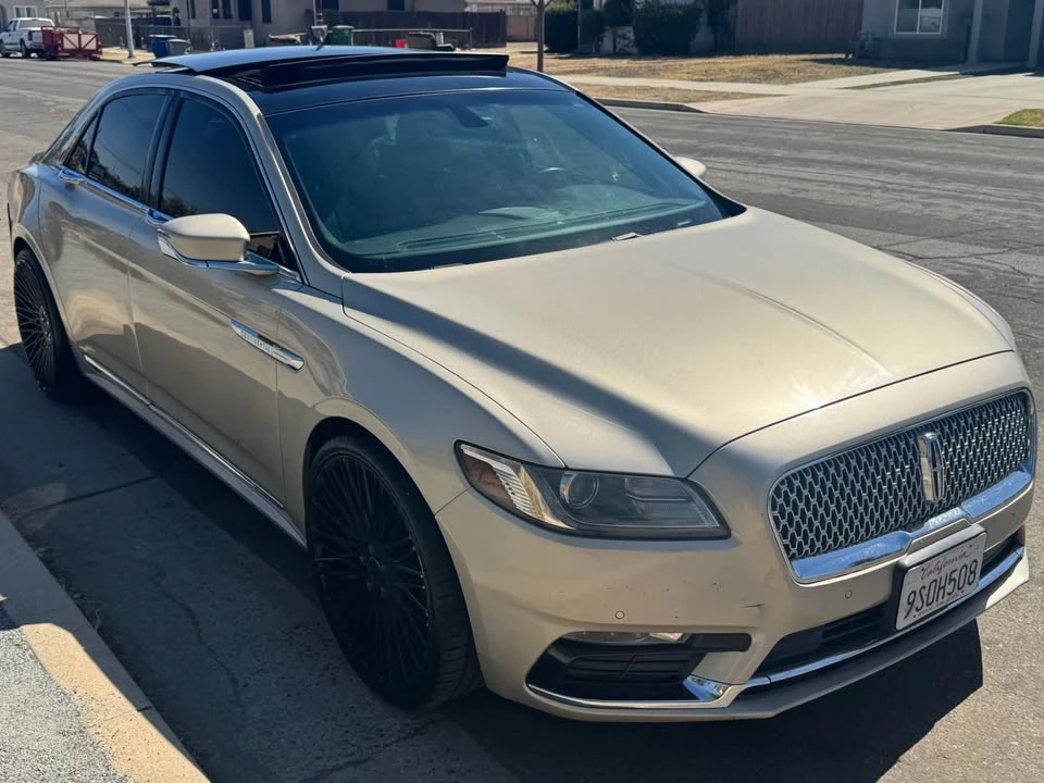 2017 Lincoln Continental 10th Gen - Image 2 of 9