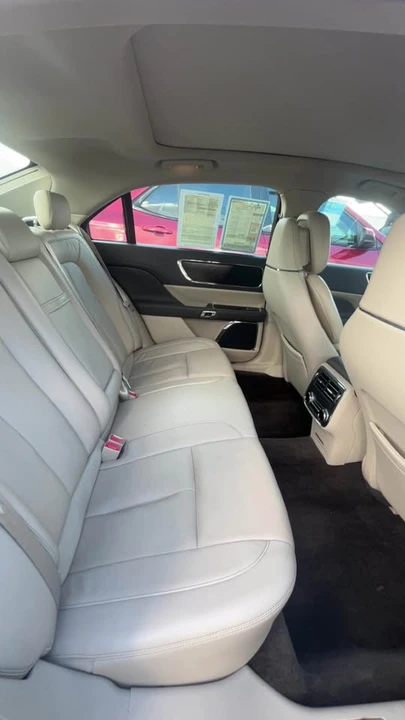 2017 Lincoln Continental 10th Gen - Image 6 of 7