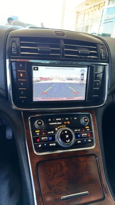 2017 Lincoln Continental 10th Gen - Image 9 of 13