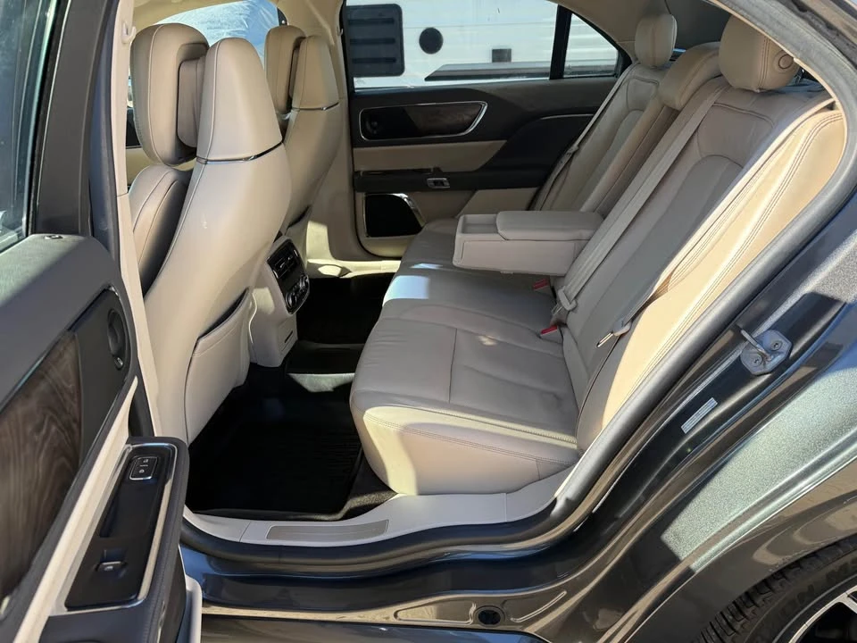 2017 Lincoln Continental 10th Gen - Image 13 of 20