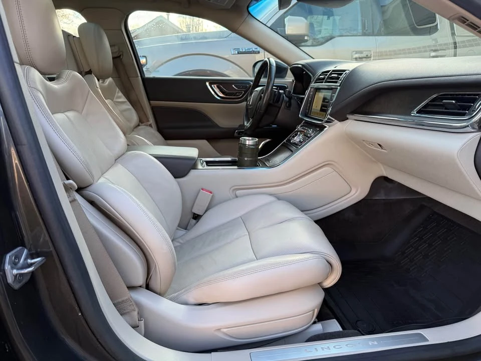 2017 Lincoln Continental 10th Gen - Image 12 of 20