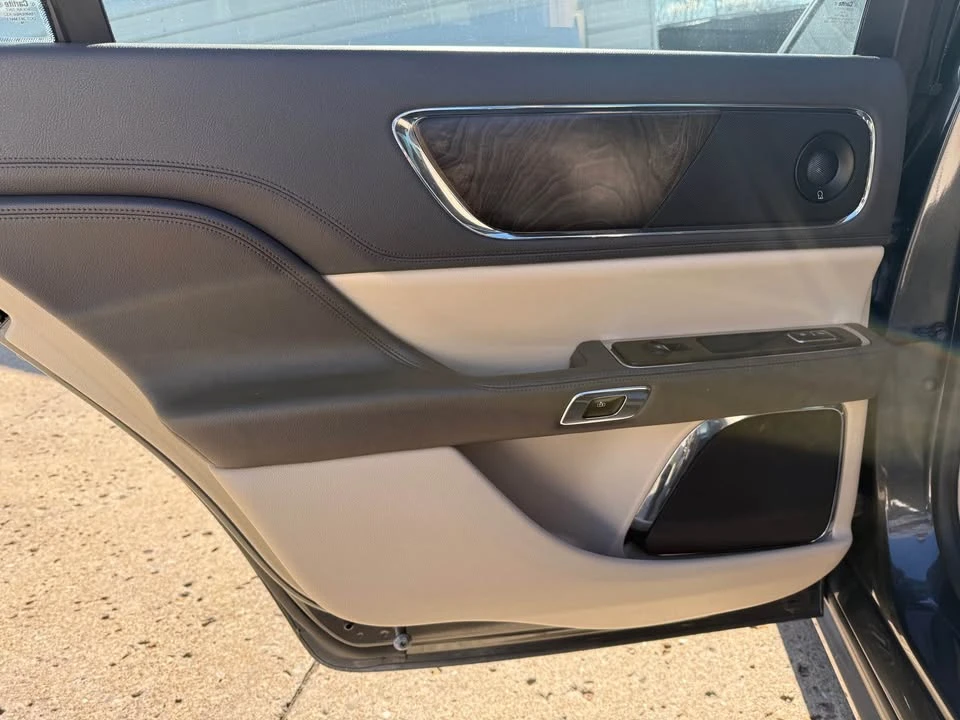 2017 Lincoln Continental 10th Gen - Image 9 of 20