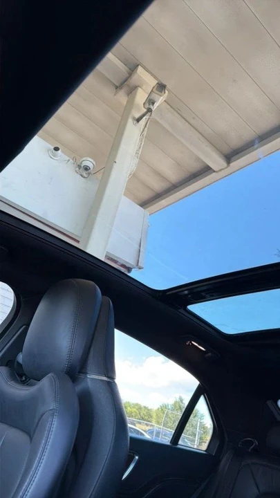 2017 Lincoln Continental 10th Gen - Image 10 of 13