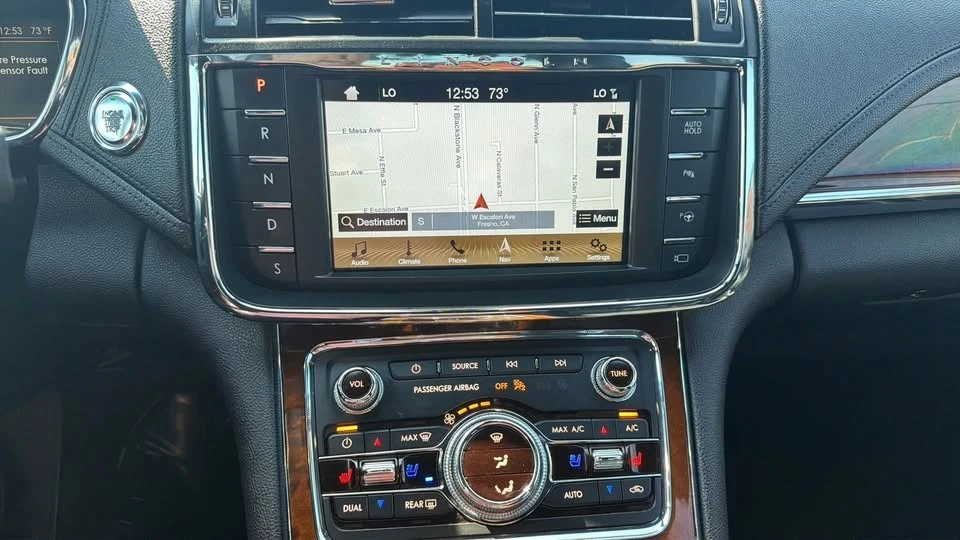 2017 Lincoln Continental 10th Gen - Image 19 of 20