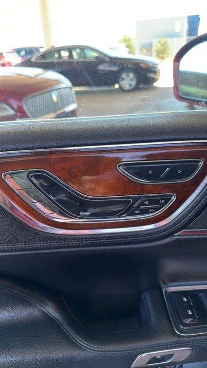 2017 Lincoln Continental 10th Gen - Image 7 of 13