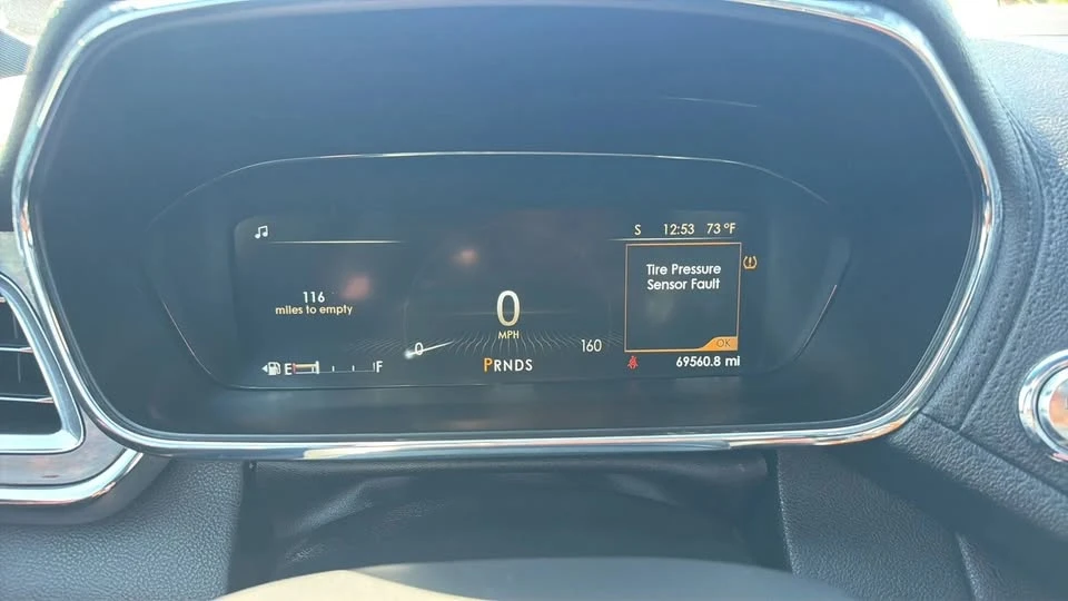 2017 Lincoln Continental 10th Gen - Image 18 of 20