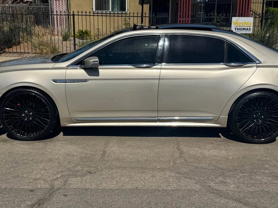 2017 Lincoln Continental 10th Gen - Image 6 of 9