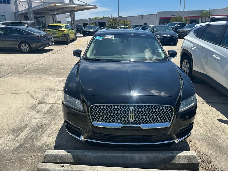 2017 Lincoln Continental 10th Gen - Image 3 of 10