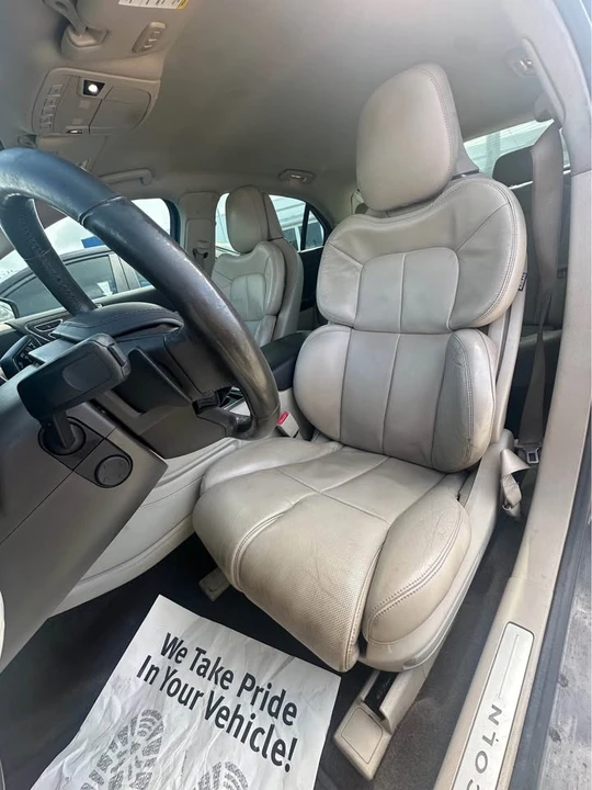 2017 Lincoln Continental 10th Gen - Image 6 of 10