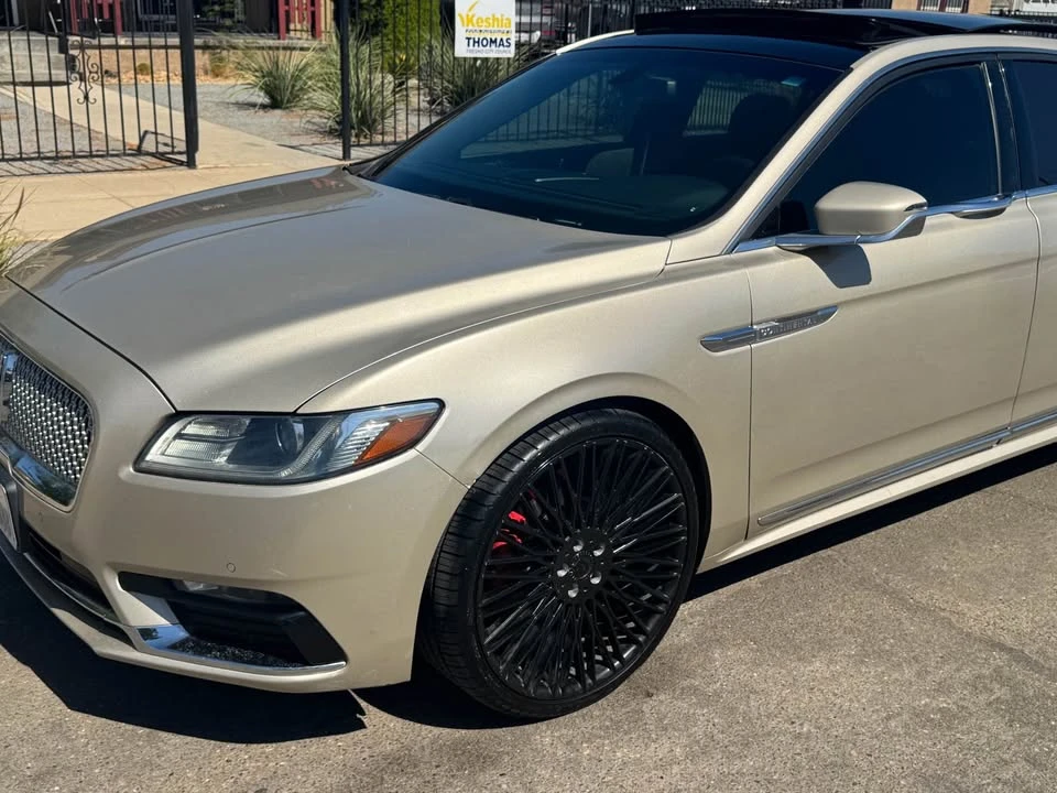 2017 Lincoln Continental 10th Gen - Image 4 of 9