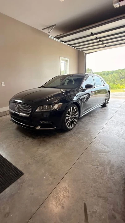 2017 Lincoln Continental 10th Gen - Image 2 of 7