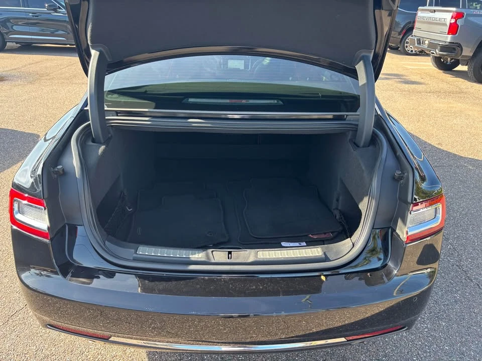 2017 Lincoln Continental 10th Gen - Image 4 of 6