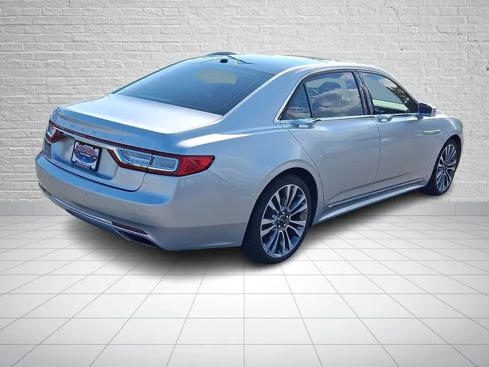 2017 Lincoln Continental 10th Gen - Image 8 of 20