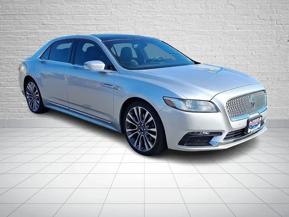 2017 Lincoln Continental 10th Gen - Image 2 of 20