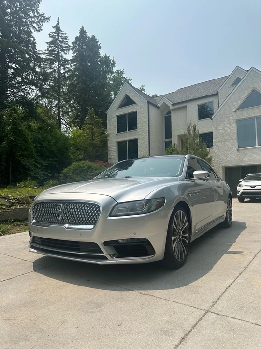 2017 Lincoln Continental 10th Gen - Image 3 of 19