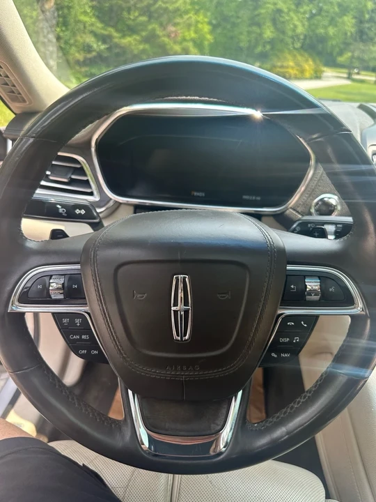 2017 Lincoln Continental 10th Gen - Image 17 of 19