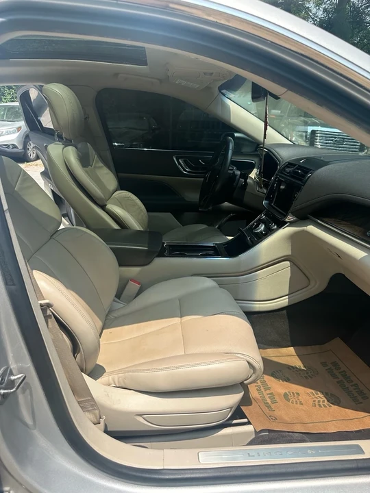 2017 Lincoln Continental 10th Gen - Image 15 of 19