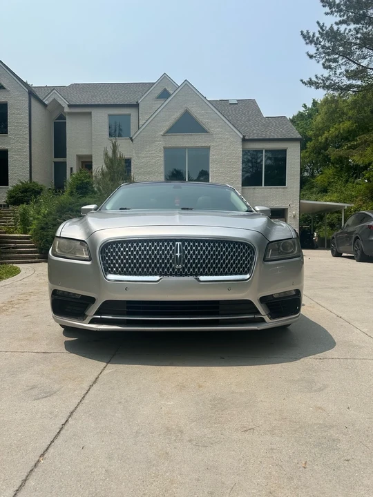 2017 Lincoln Continental 10th Gen - Image 2 of 19