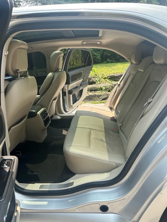 2017 Lincoln Continental 10th Gen - Image 12 of 19