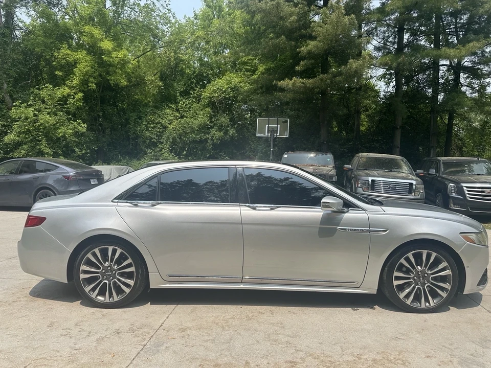 2017 Lincoln Continental 10th Gen - Image 5 of 19