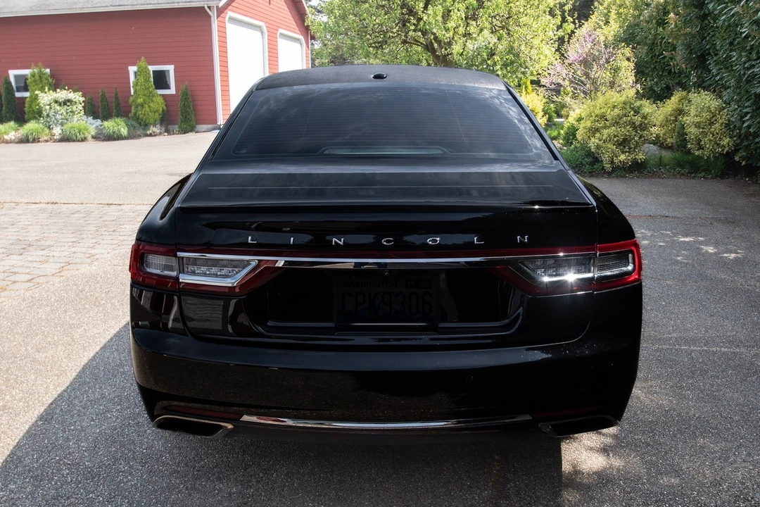 2017 Lincoln Continental 10th Gen - Image 9 of 18
