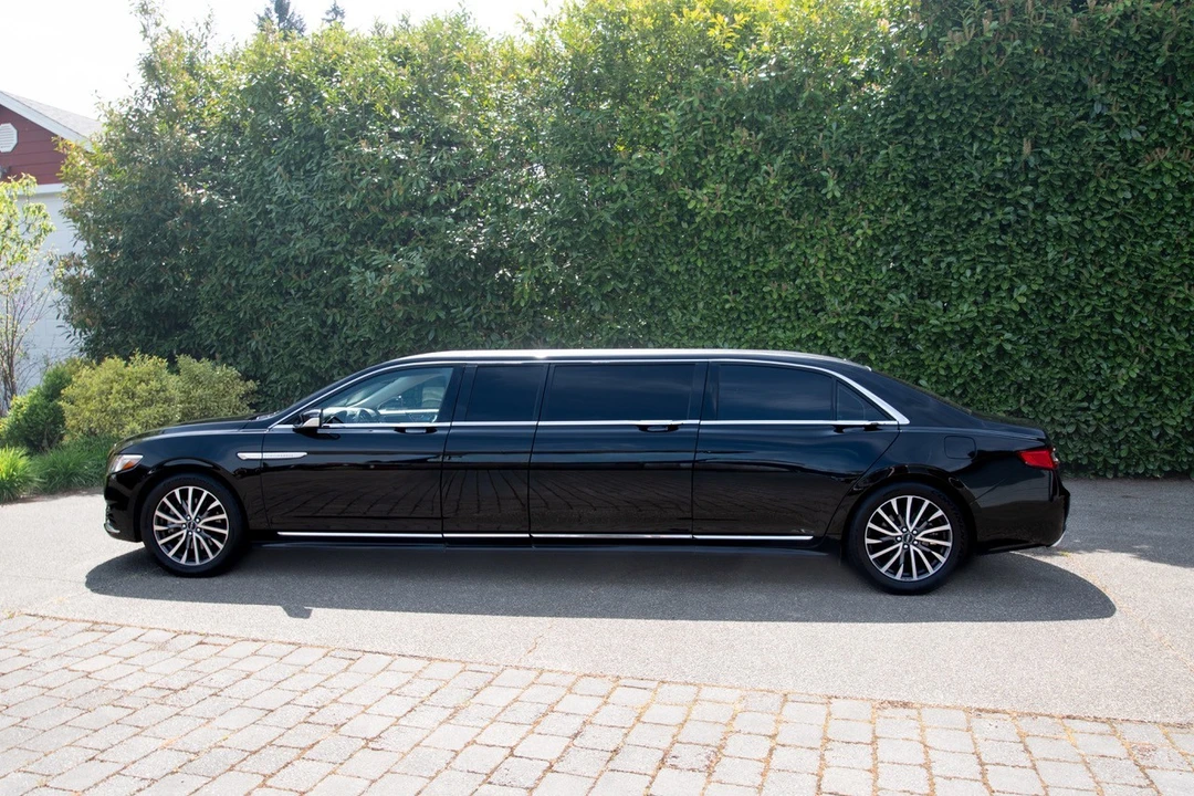 2017 Lincoln Continental 10th Gen - Image 7 of 18