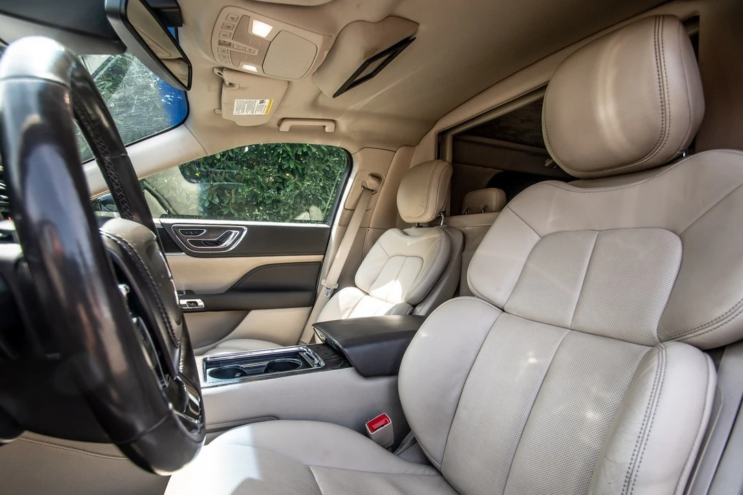 2017 Lincoln Continental 10th Gen - Image 10 of 18