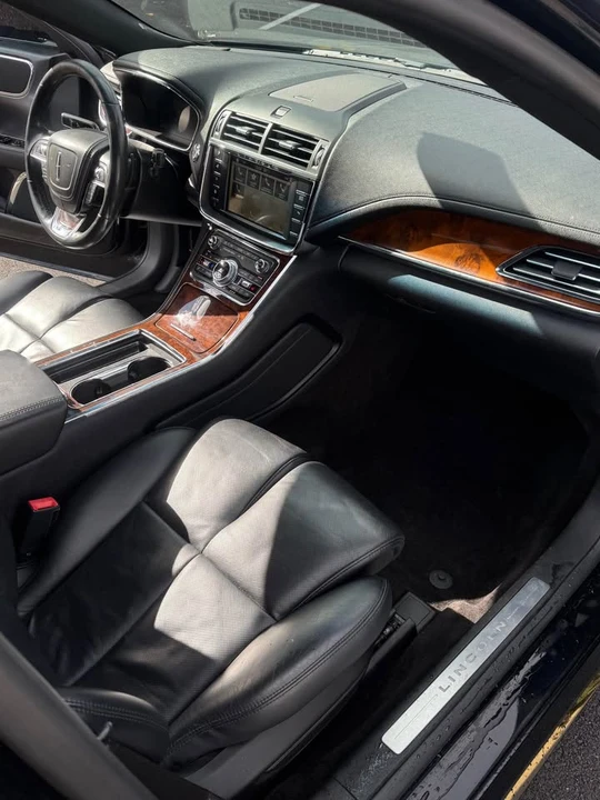 2017 Lincoln Continental 10th Gen - Image 8 of 9