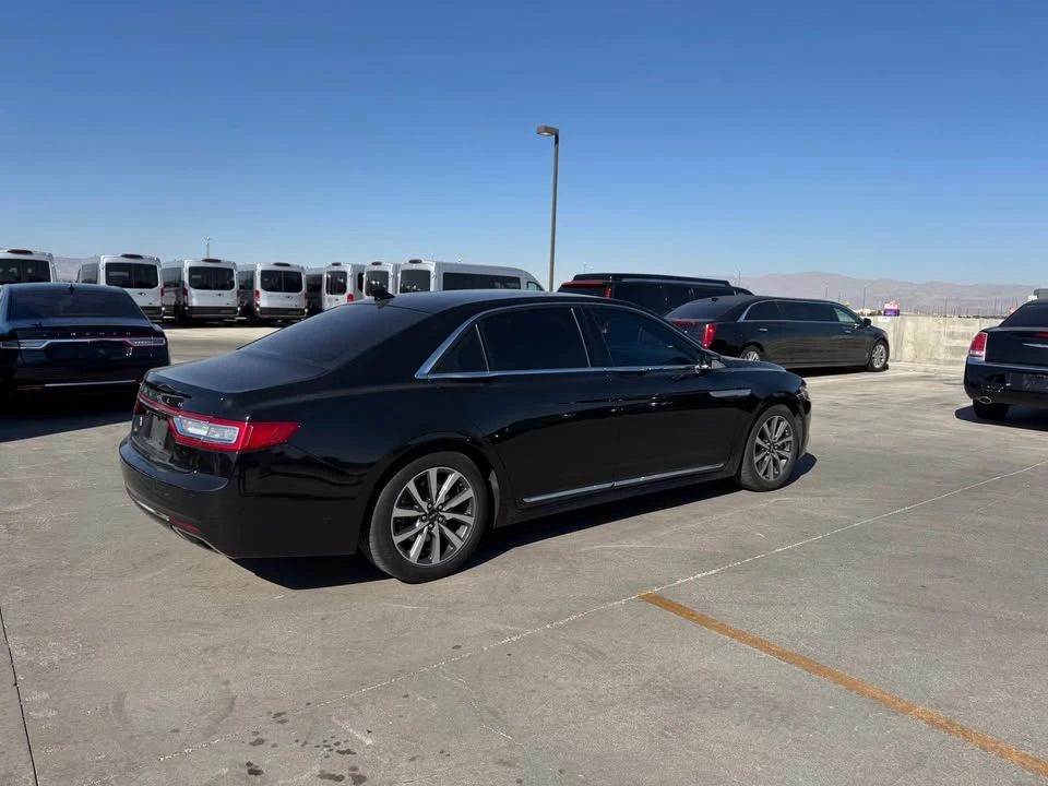 2017 Lincoln Continental 10th Gen - Image 8 of 17