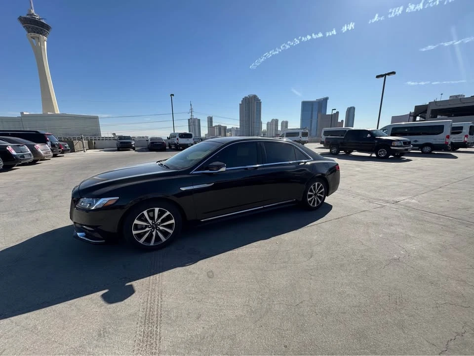 2017 Lincoln Continental 10th Gen - Image 2 of 17