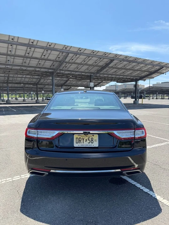 2017 Lincoln Continental 10th Gen - Image 5 of 20