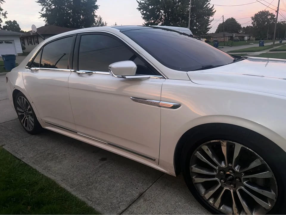 2017 Lincoln Continental 10th Gen - Image 3 of 11