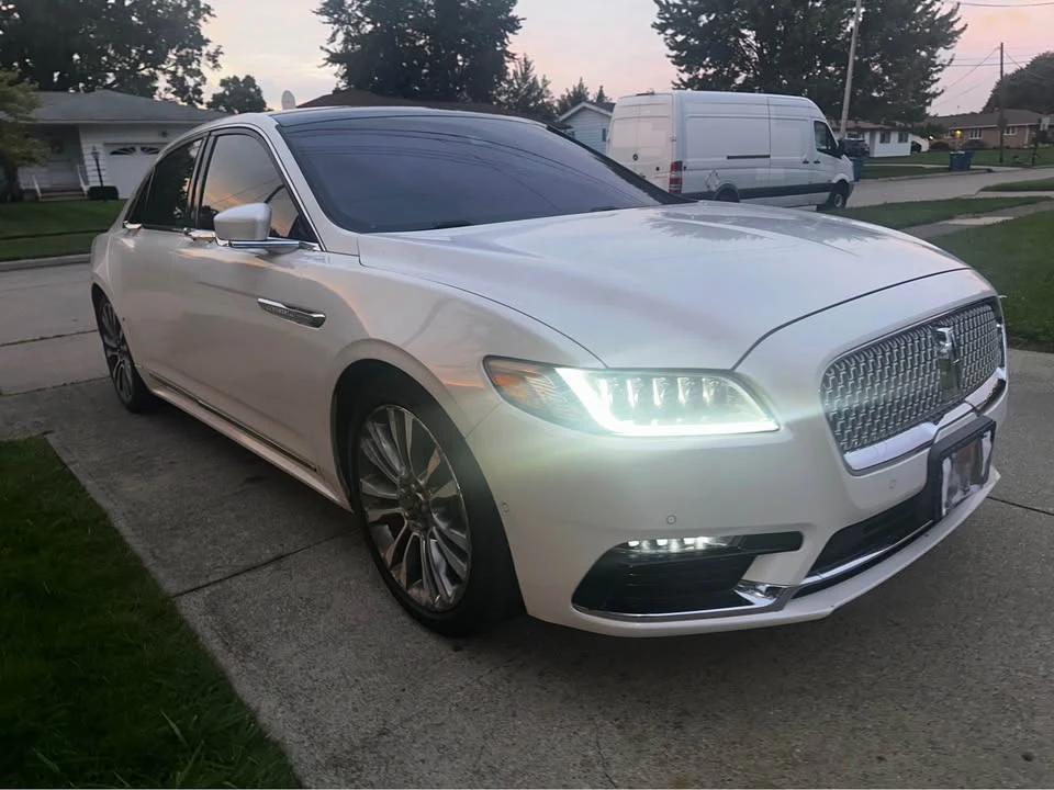 2017 Lincoln Continental 10th Gen - Image 4 of 11
