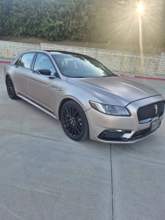 2017 Lincoln Continental 10th Gen - Image 2 of 13