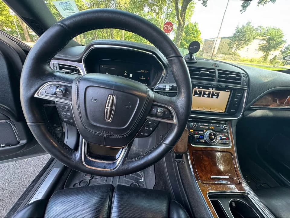 2017 Lincoln Continental 10th Gen - Image 9 of 16
