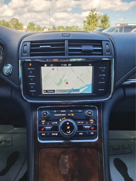 2017 Lincoln Continental 10th Gen - Image 15 of 20