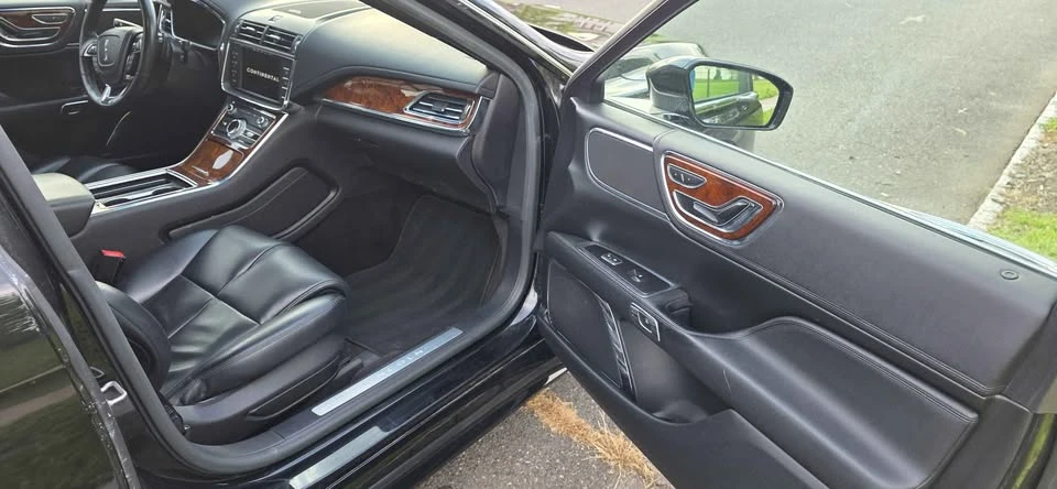 2017 Lincoln Continental 10th Gen - Image 12 of 18