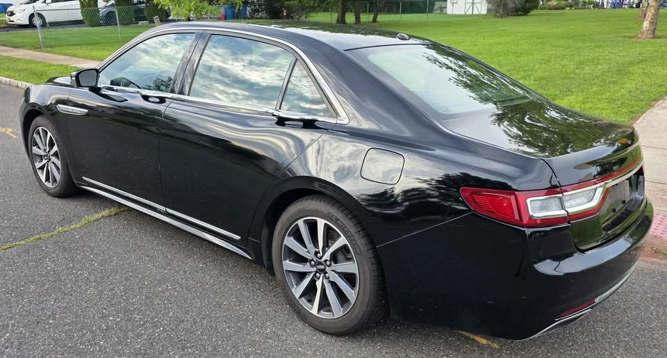 2017 Lincoln Continental 10th Gen - Image 3 of 18