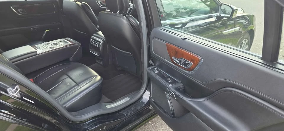 2017 Lincoln Continental 10th Gen - Image 11 of 18