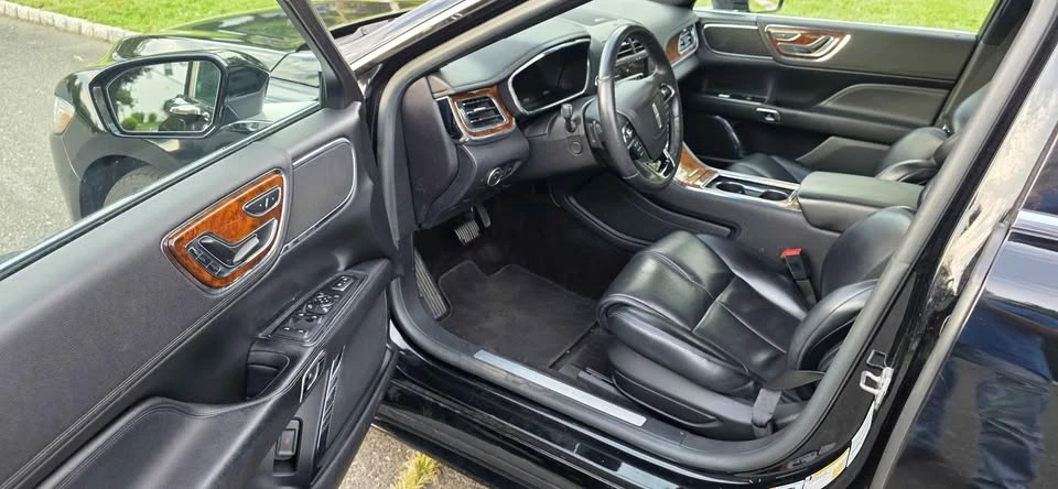 2017 Lincoln Continental 10th Gen - Image 7 of 18
