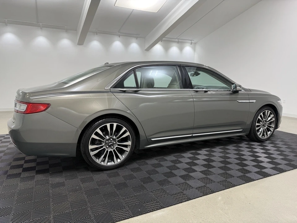 2017 Lincoln Continental 10th Gen - Image 7 of 12