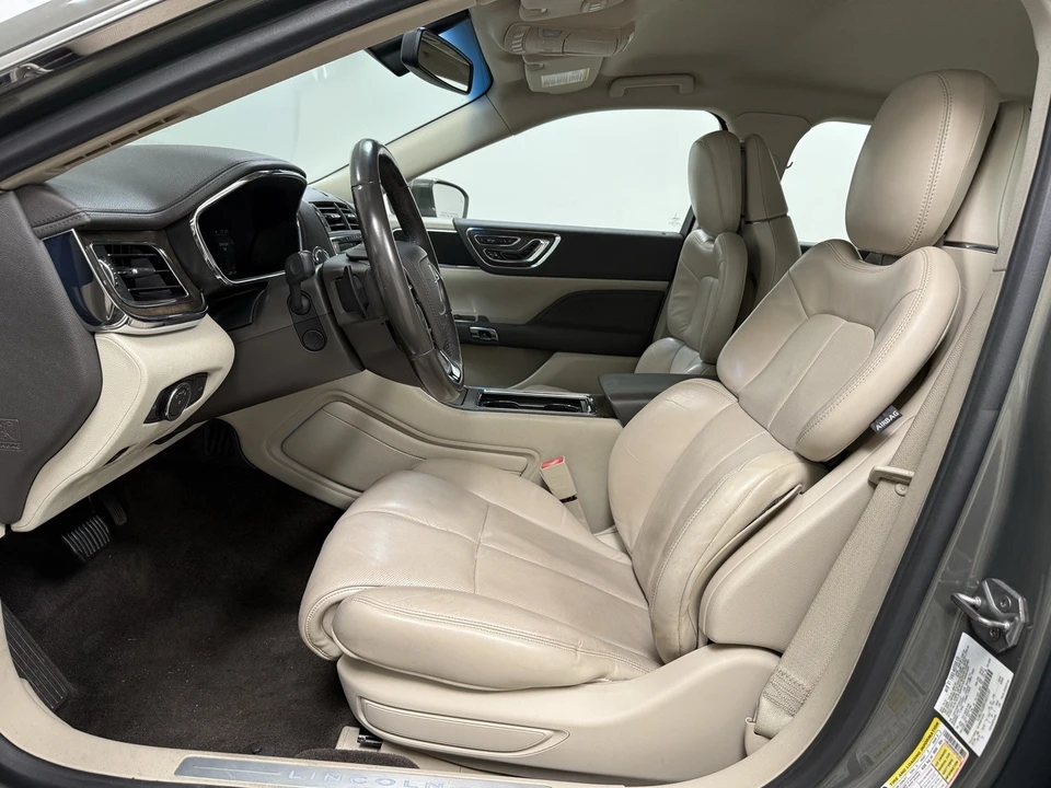 2017 Lincoln Continental 10th Gen - Image 15 of 21