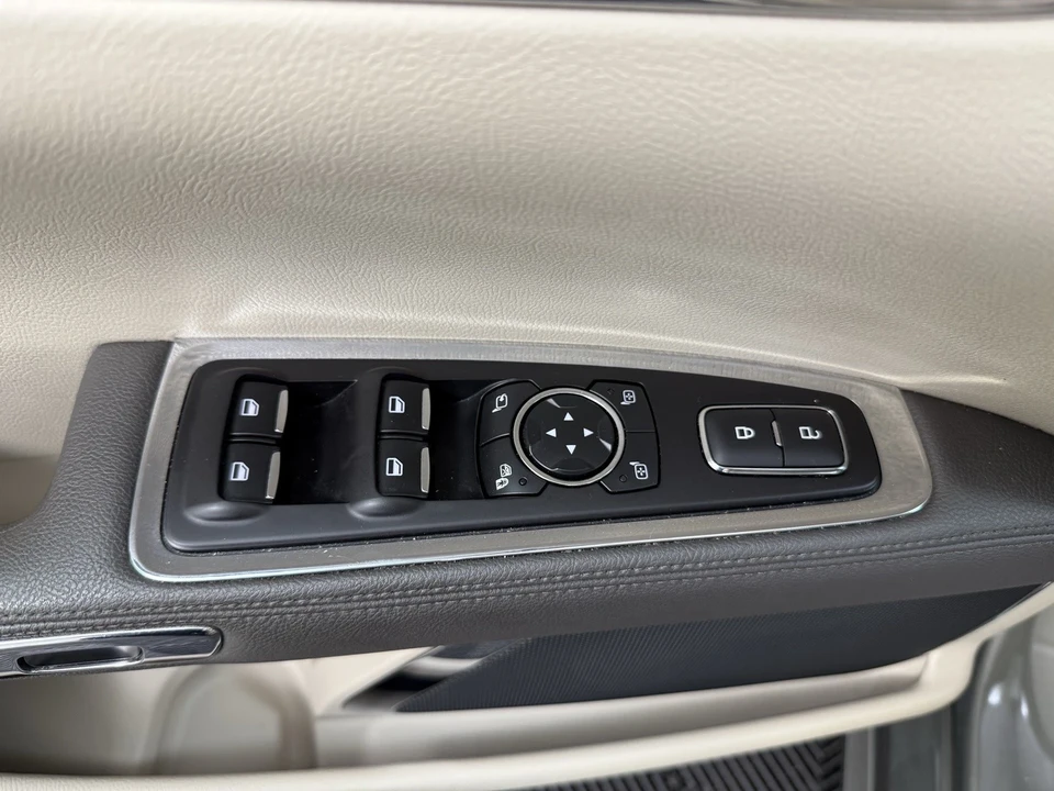 2017 Lincoln Continental 10th Gen - Image 12 of 12