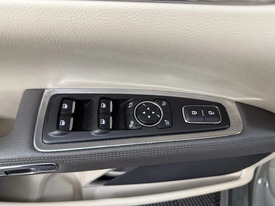 2017 Lincoln Continental 10th Gen - Image 12 of 12