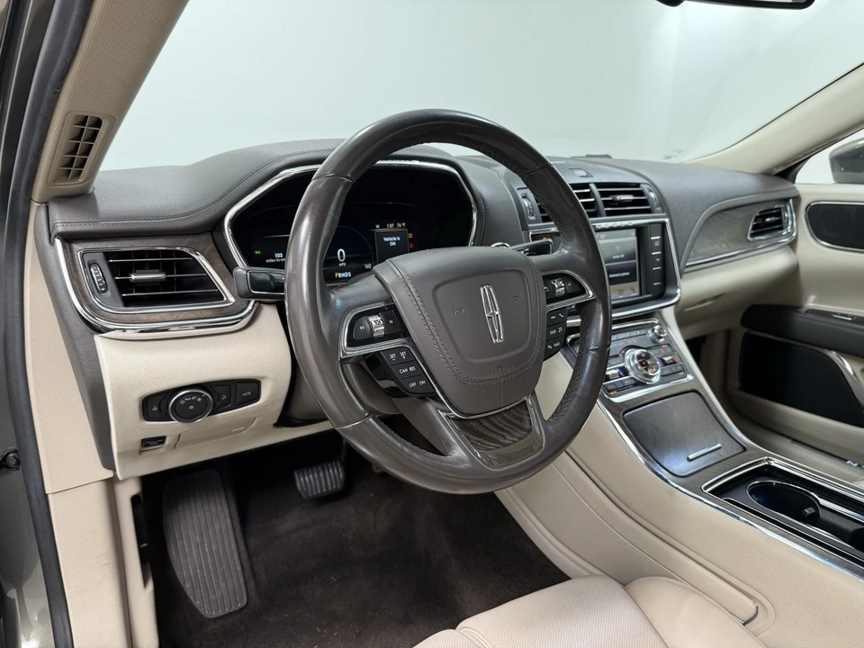2017 Lincoln Continental 10th Gen - Image 14 of 21