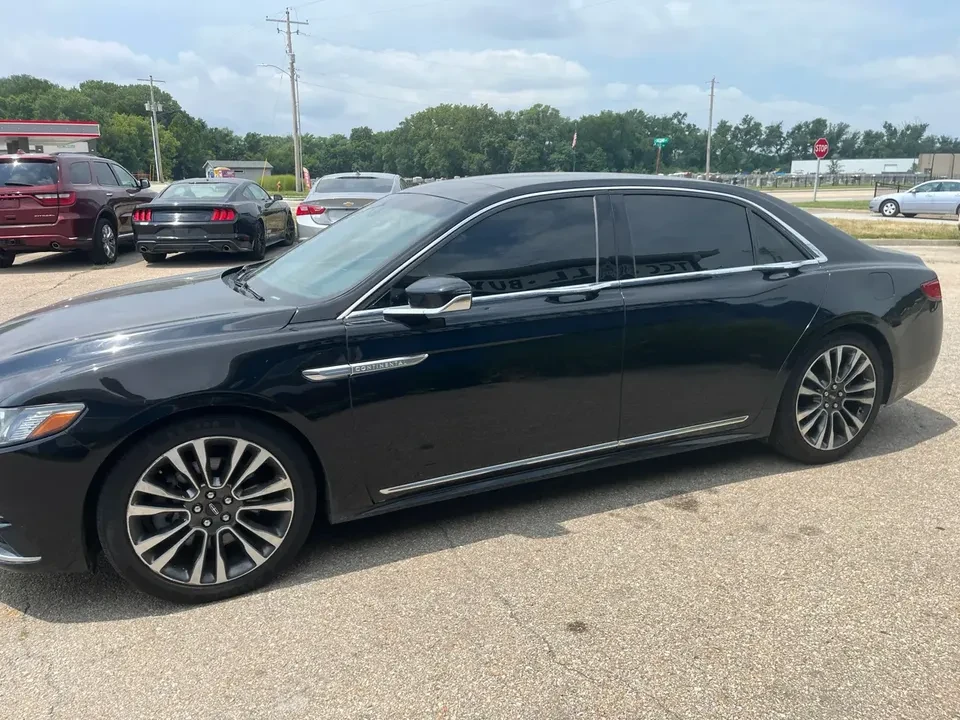 2017 Lincoln Continental 10th Gen - Image 5 of 19