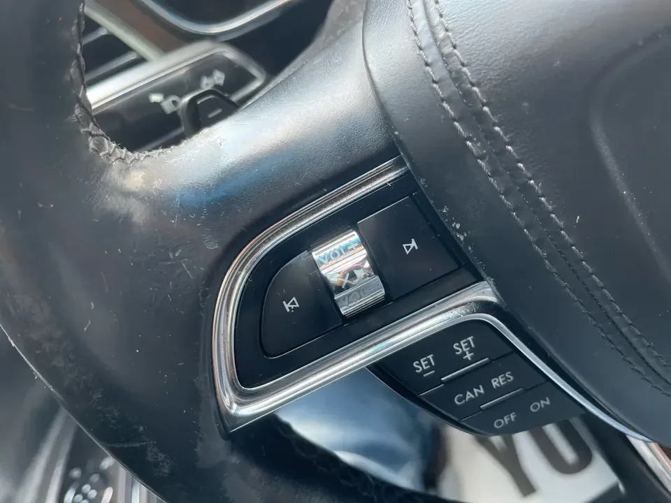 2017 Lincoln Continental 10th Gen - Image 11 of 19